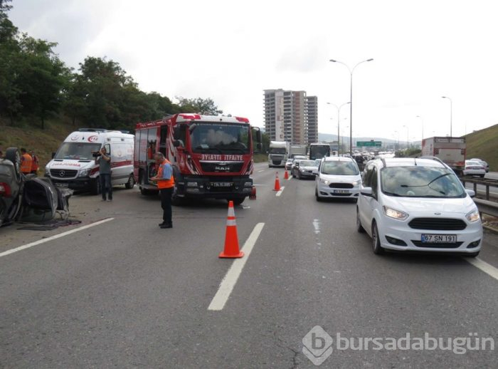 TEM'de otomobil EDS direğine çarptı: 2 ölü