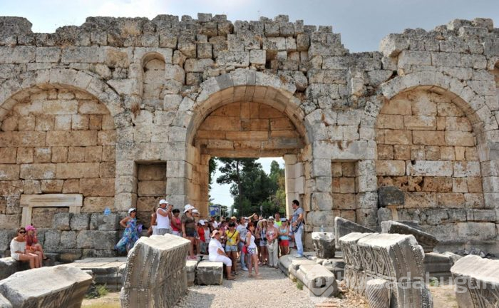 Antalya'da yeni rekor: 9 milyon turist geldi