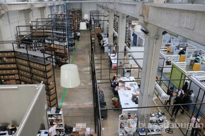 Yerli akıllı cep telefonu ve tablet bilgisayar firması Reeder Samsun'da fabrika açtı