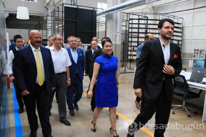Yerli akıllı cep telefonu ve tablet bilgisayar firması Reeder Samsun'da fabrika açtı