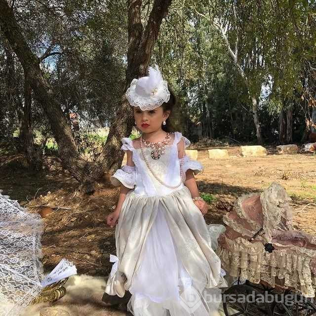 Saçlarıyla sosyal medyayı salladı