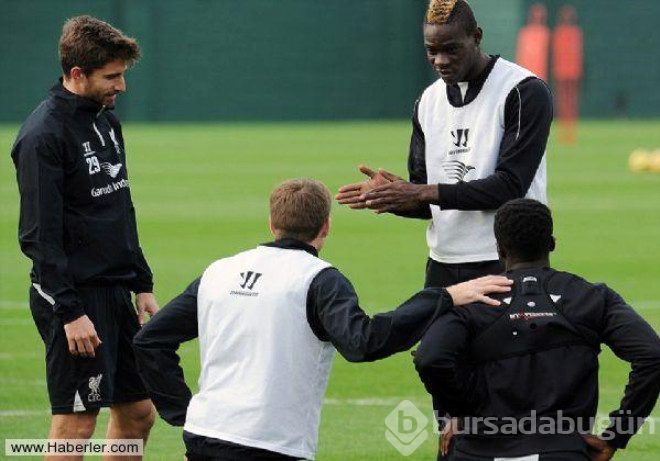 Balotelli evini yaktı 