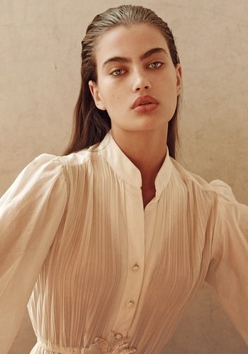 Alana Felisberto, Adriana Lima ve Irina Shayk benzerliğiyle dikkat çekiyor