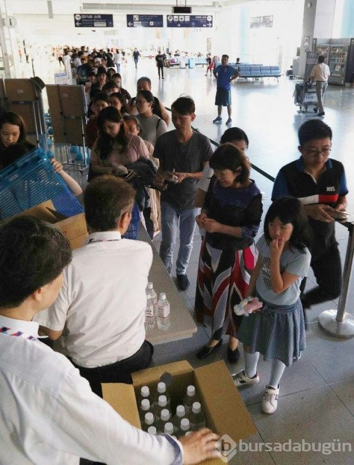 Japonya'da Jebi tayfunu 10 can aldı
