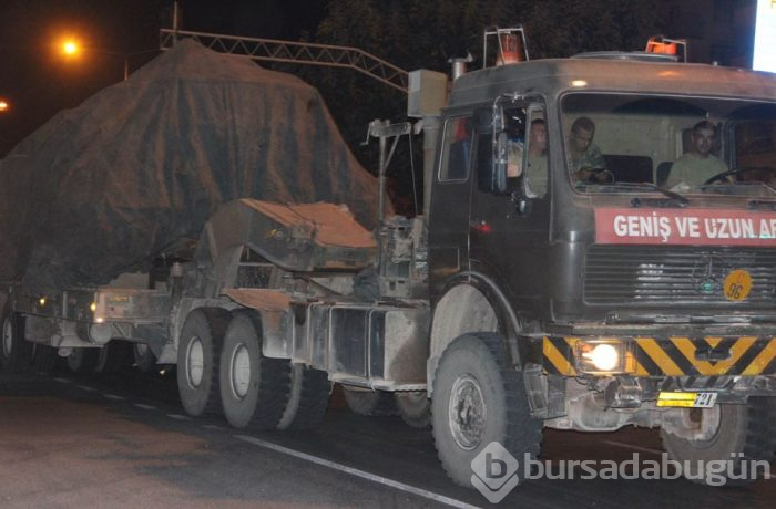 Suriye sınırına tank ile fırtına obüs sevkiyatı yapıldı