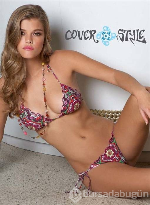 Nina Agdal son kez plajda