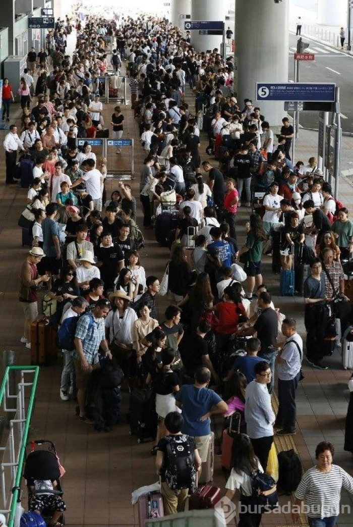 Japonya'da Jebi tayfunu 10 can aldı