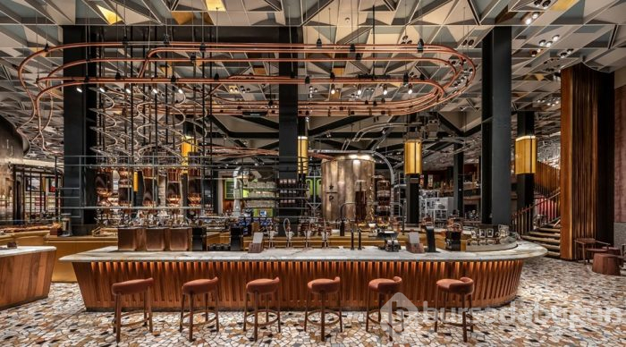 İtalya'da ilk Starbucks (Espresso diyarında Amerikan kahvecisi)