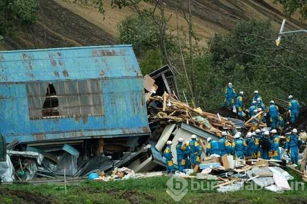 Deprem dağları devirdi!