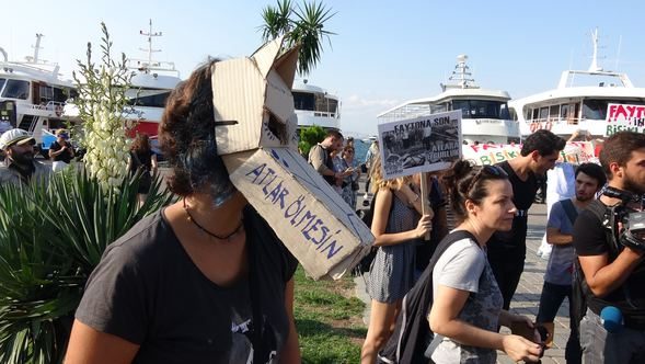 Büyükada'da fayton protestosu
