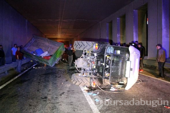 Bolu'da otomobil traktöre arkadan çarptı, çok sayıda yaralı var