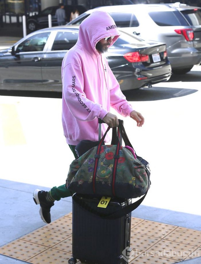 Jared Leto'dan mesaj dolu kıyafet
