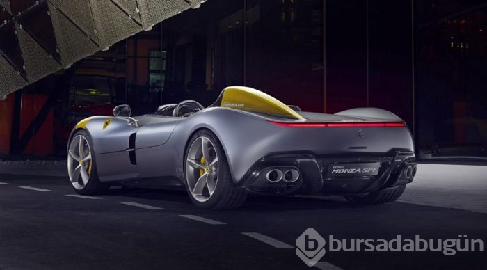 Ferrari, Monza SP1 ve SP2 modellerini tanıttı