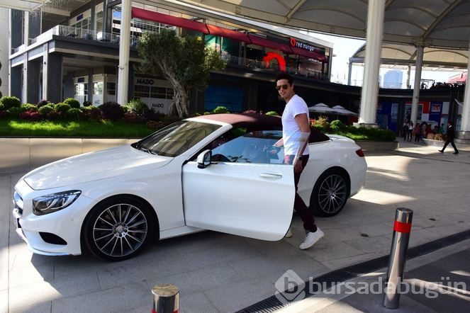 Hakan Çalhanoğlu'nun yeni aracının fiyatı dudak uçuklattı (Ünlülerin otomobilleri)
