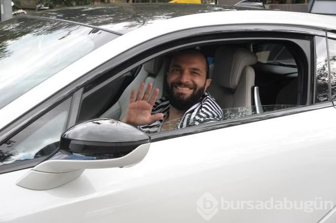 Hakan Çalhanoğlu'nun yeni aracının fiyatı dudak uçuklattı (Ünlülerin otomobilleri)
