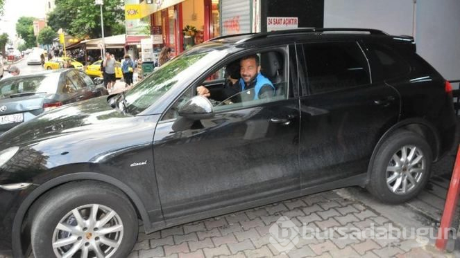 Hakan Çalhanoğlu'nun yeni aracının fiyatı dudak uçuklattı (Ünlülerin otomobilleri)
