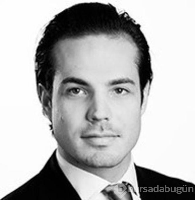 Özge Ulusoy aşkını ilan etti