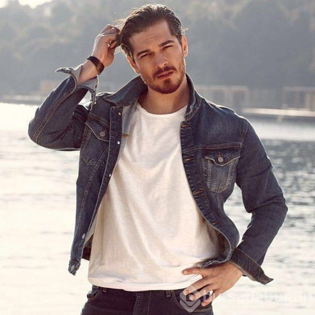 Çağatay Ulusoy hayranlarına bebeklik fotoğrafıyla teşekkür etti

