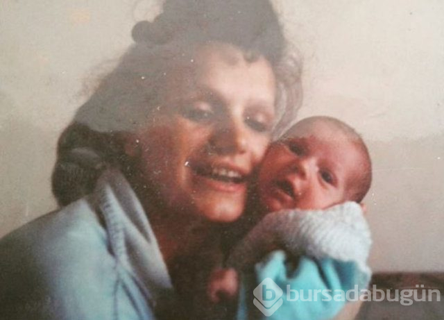 Çağatay Ulusoy hayranlarına bebeklik fotoğrafıyla teşekkür etti

