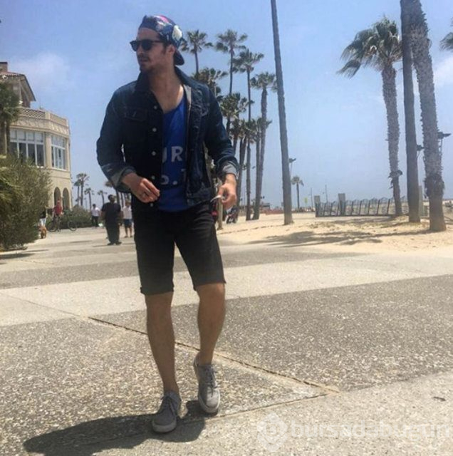 Çağatay Ulusoy hayranlarına bebeklik fotoğrafıyla teşekkür etti

