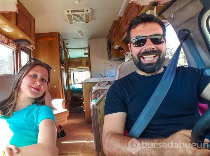 İlber Hoca'nın sözüne uydular... "Evlenip mobilyacı gezeceklerine dünyayı geziyorlar"
