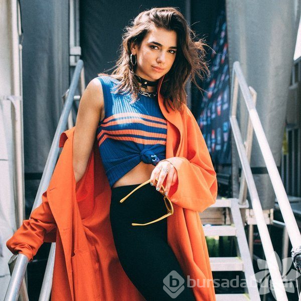 Dua Lipa stili mercek altında!