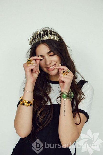 Dua Lipa stili mercek altında!