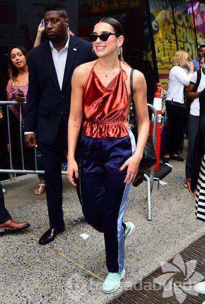 Dua Lipa stili mercek altında!