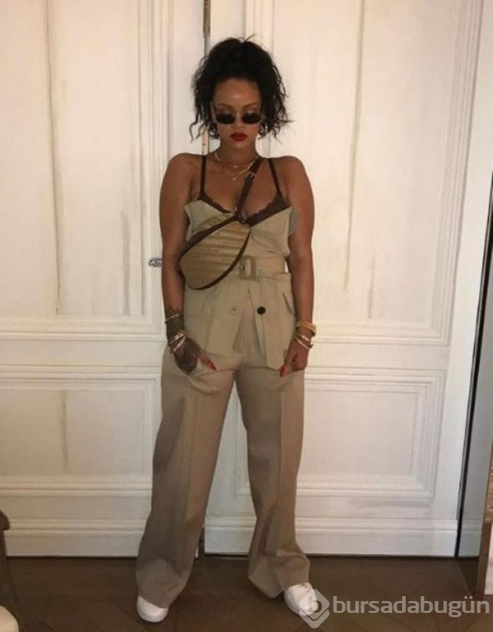 Rihanna'dan Türk hayranlarına jest!
