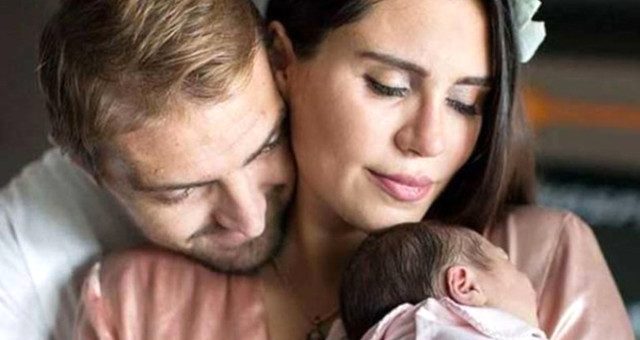 Ünlü annelerin özel doğum sonrası görüntüleri
