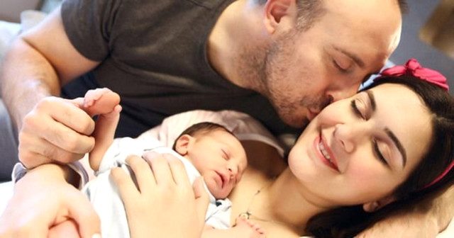 Ünlü annelerin özel doğum sonrası görüntüleri
