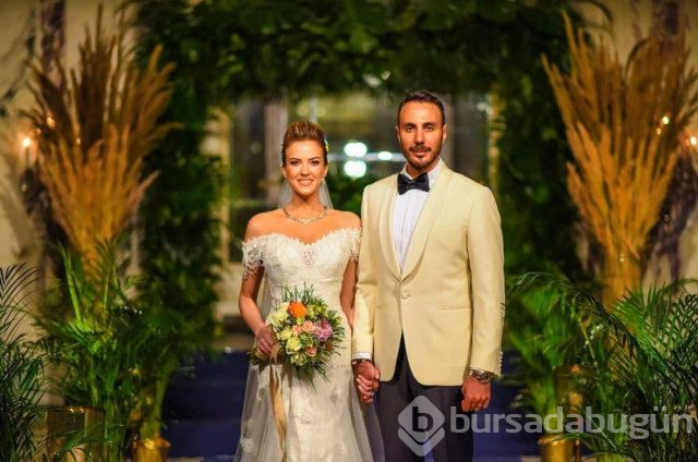 6 ay önce evlenen ünlü spiker ''Simge Fıstıkoğlu'' bebeğini kucağına aldı...
