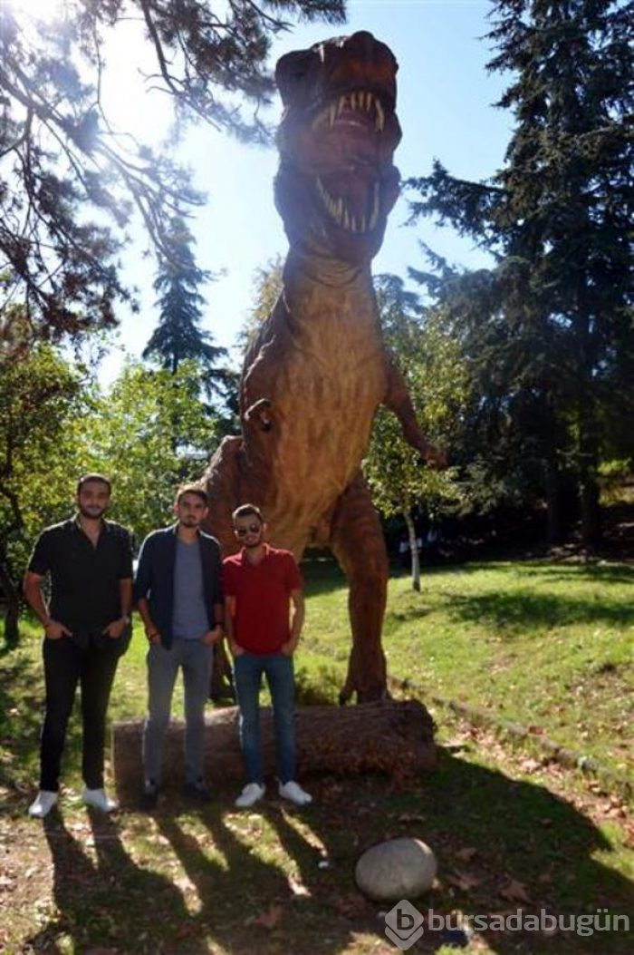 Melih Gökçek'in Ankapark için aldığı dinozorlar Trabzon'da
