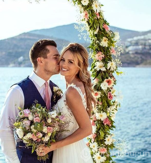 Rhian Sugden balayını da Antalya'da yaptı!

