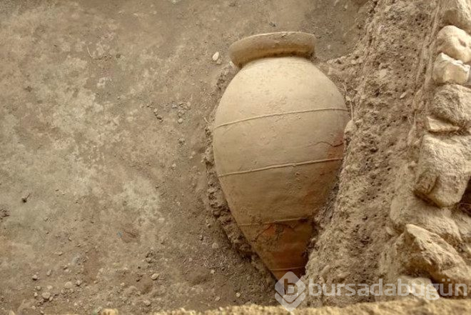 M.Ö. 6. Yüzyıldan kalan küp mezarın içinden çıkanlar şaşırttı...
