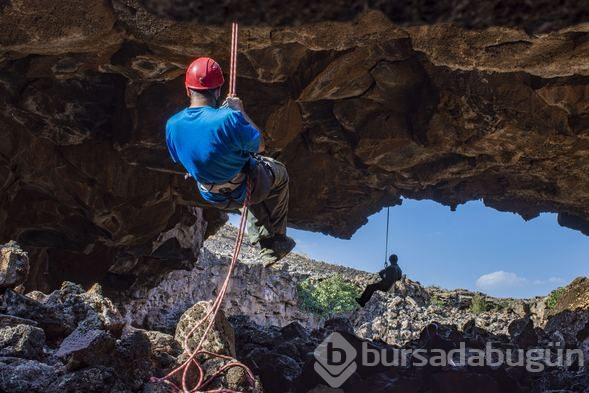 Doğa tutkunları lav yolunda yürüyor

