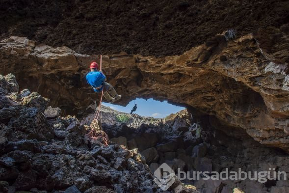 Doğa tutkunları lav yolunda yürüyor

