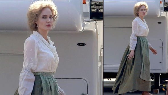 Yeni Angelina!
