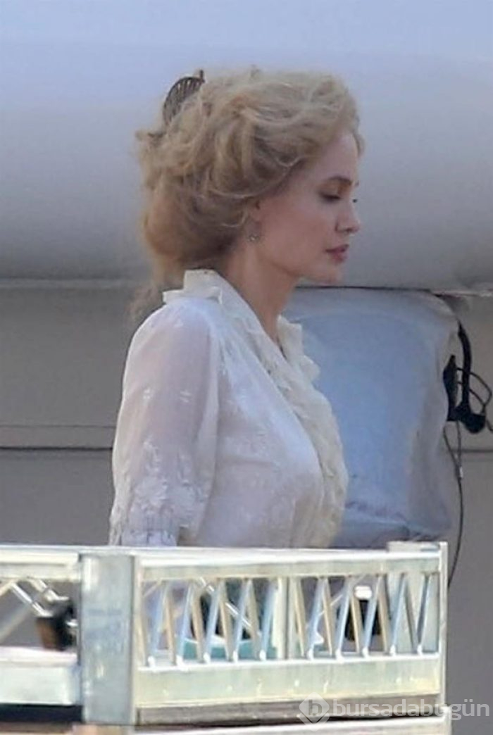 Yeni Angelina!
