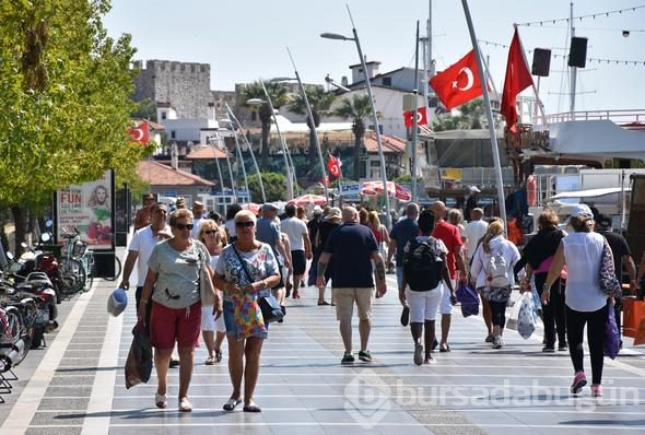 Bir gemi dolusu geldi! Akın ettiler...
