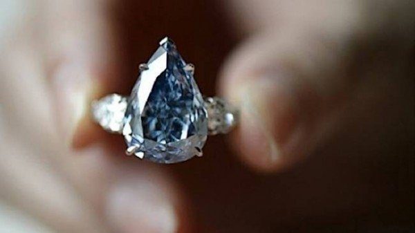 Fiyat etiketleriyle dudak uçuklatan dünyanın en özel 10 pırlantası
