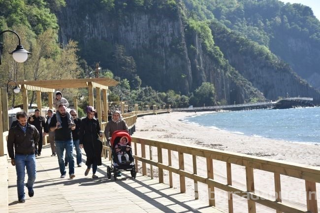 Bartın'da 80 milyon yıllık lav sütunları ziyaretçileri büyülüyor