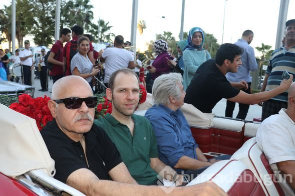 Adana'da 'Sevgi Korteji'
