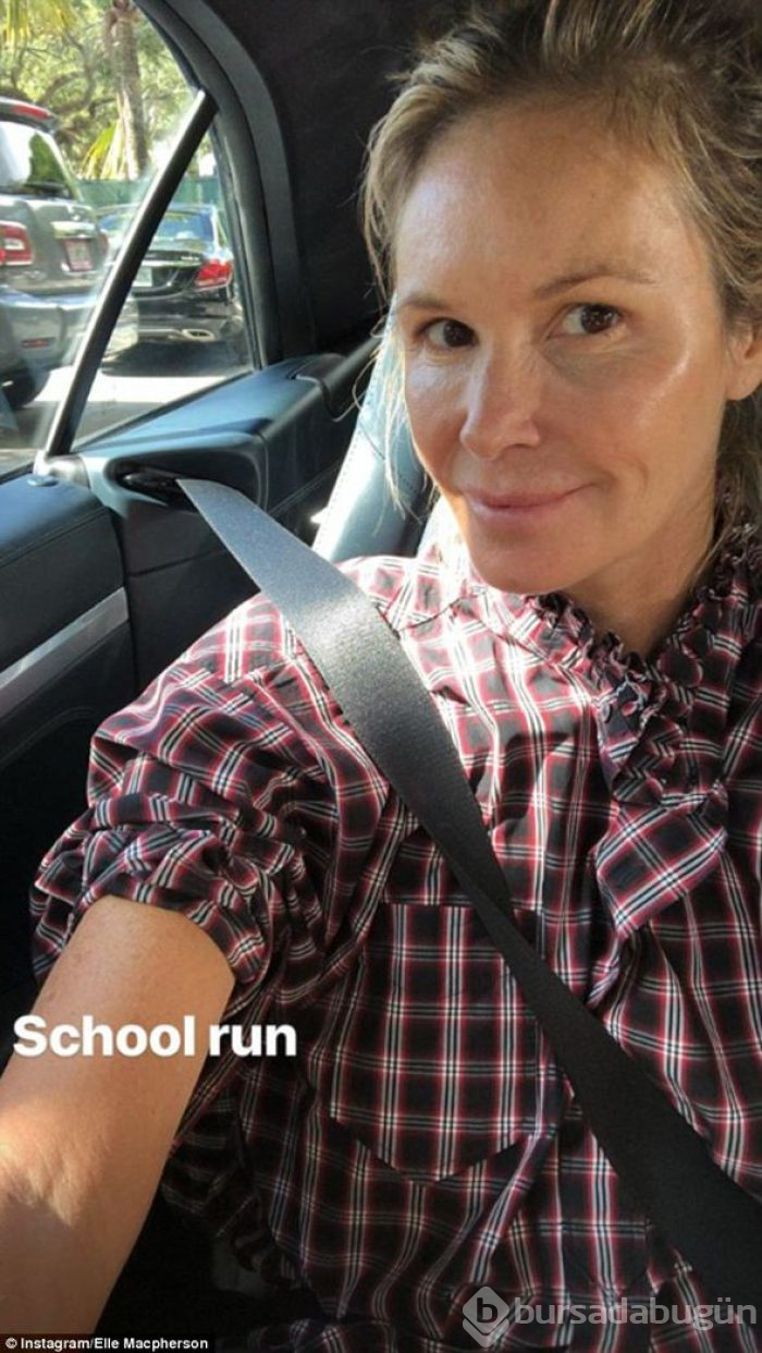 Elle Macpherson makyajsız fotoğrafını paylaştı
