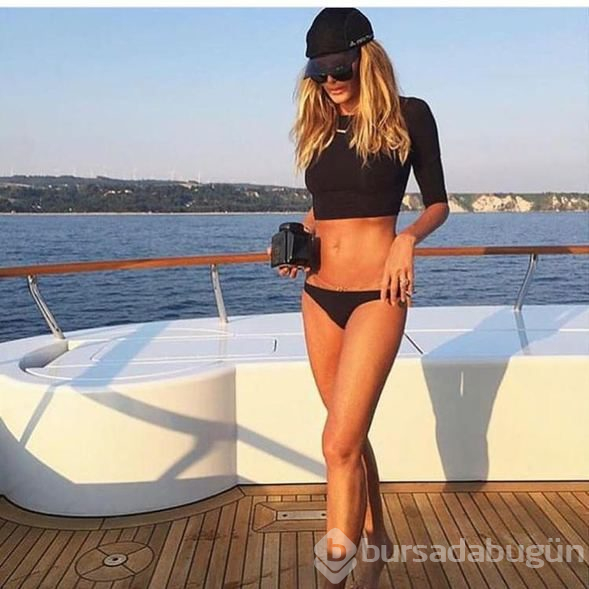 Elle Macpherson makyajsız fotoğrafını paylaştı
