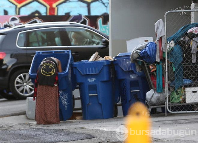 Ünlü yıldız artık sokaklarda yaşıyor
