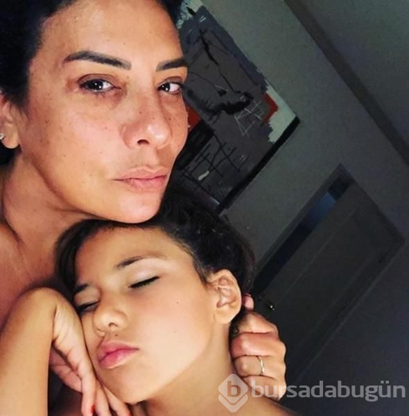 Işın Karaca kızını özel okuldan aldı