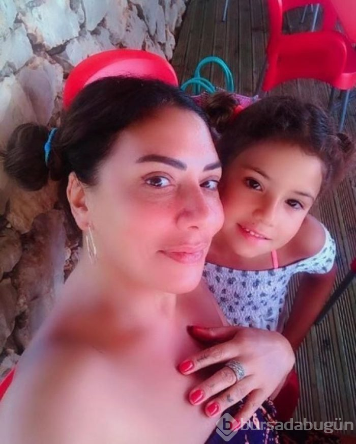 Işın Karaca kızını özel okuldan aldı