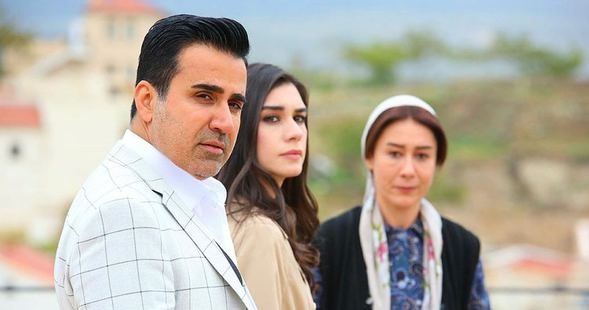 Aşk ve Mavi dizisinde Emrah'ın yerine Keremcem geldi
