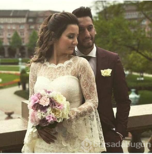 Boşanmak için gün sayan Hakan Çalhanoğlu ve Sinem Gündoğdu'nun bebeklerinin cinsiyeti belli oldu
